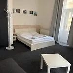 Welcome & Praguecentre Hostel *