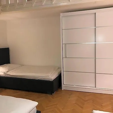 Welcome & Praguecentre Hostel *