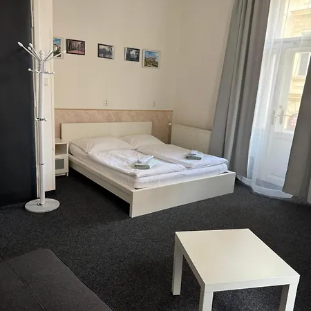 Welcome & Praguecentre Hostel *