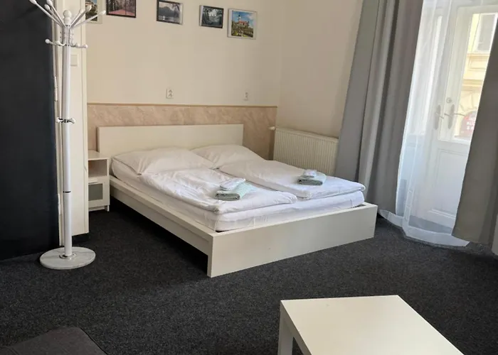 Welcome & Praguecentre Hostel *